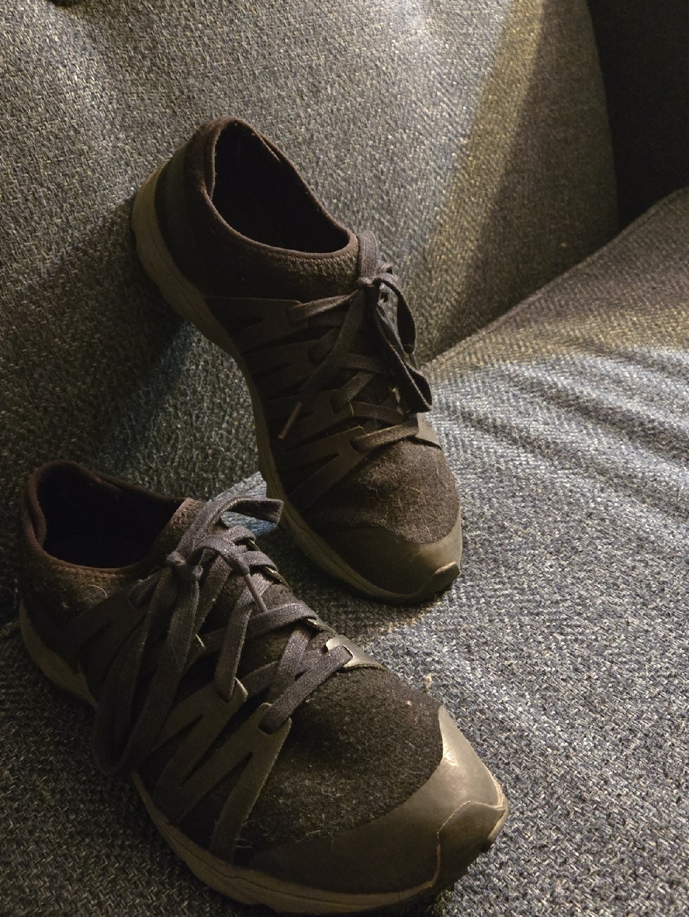 Size 8 Womens Wool Lace Up MERRELL CASUAL SHOES.